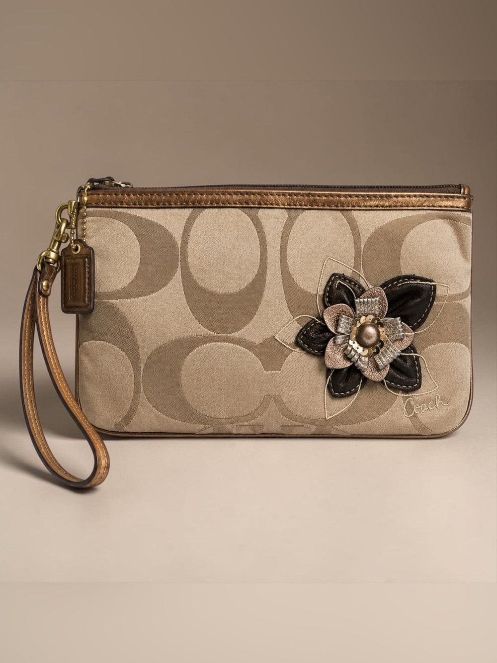 Vintage Coach 41419 EUC Tagged Floral Signature Jacquard Large Wristlet Y2K 2008 - Picture 6 of 11